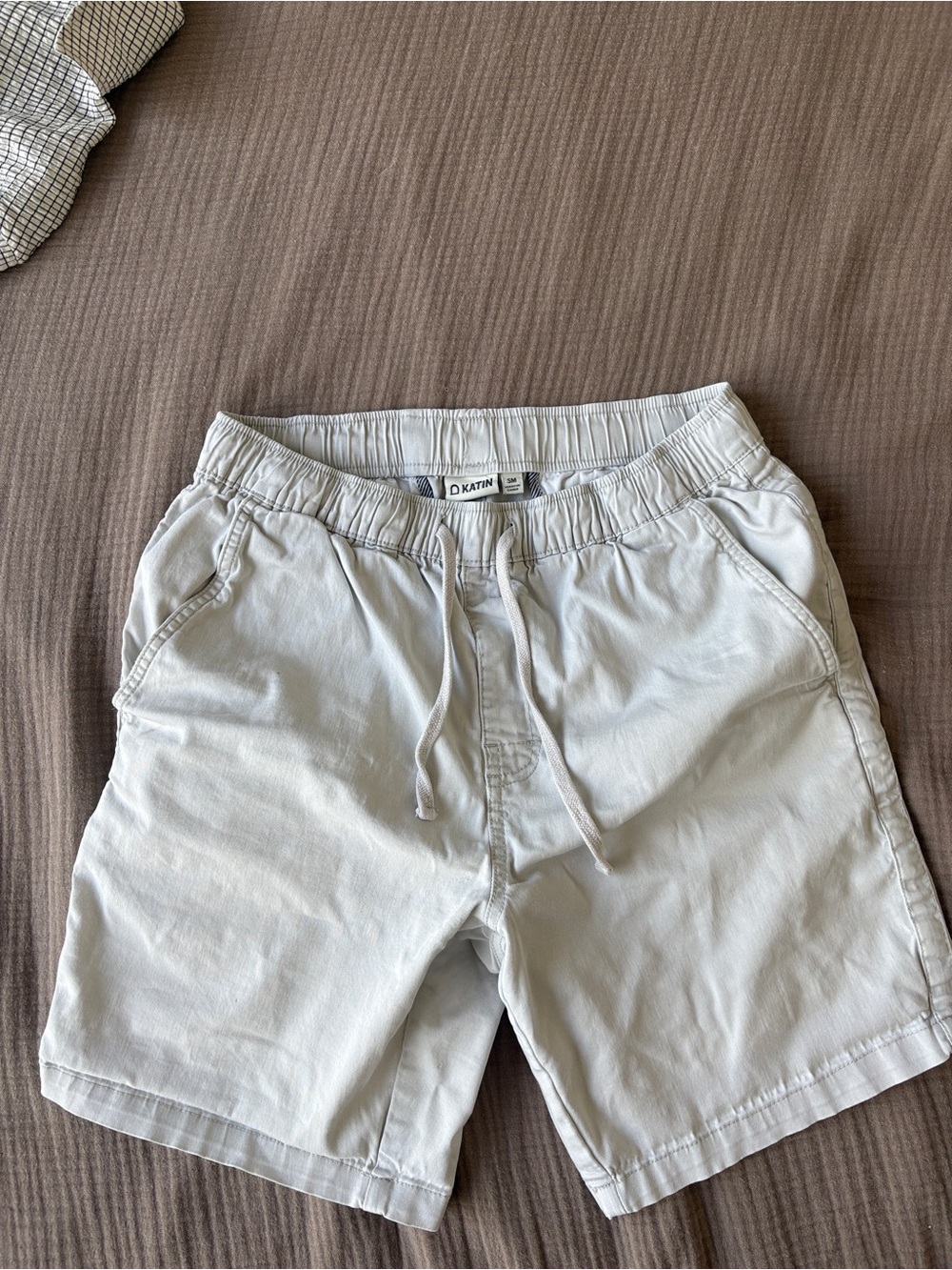 Katin Men's Light Beige 7 inch Inseam Shorts